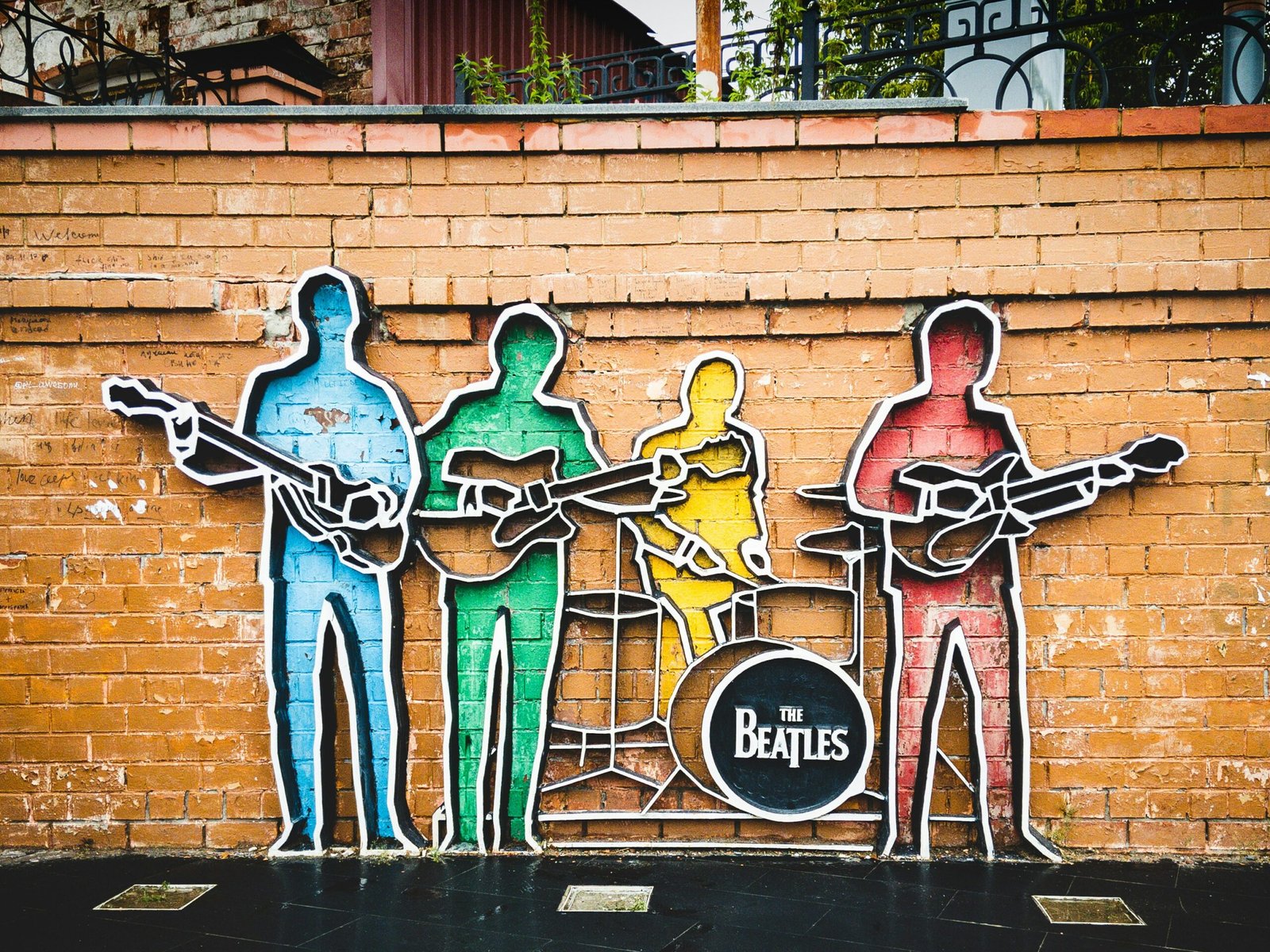 The Beatles Influence on Guitar Manufacturing and Design